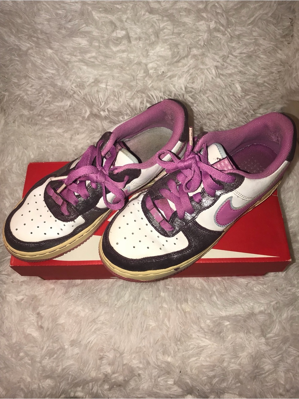 Nike af1 Low-Top Sneaker in White, Black & Purple